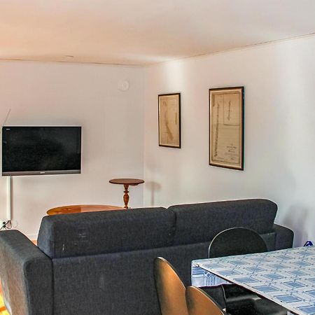 1 Bedroom Lovely Home In Sturkoe Bredavik エクステリア 写真
