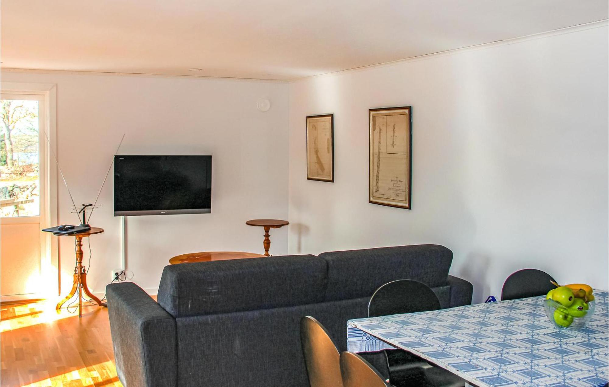 1 Bedroom Lovely Home In Sturkoe Bredavik エクステリア 写真