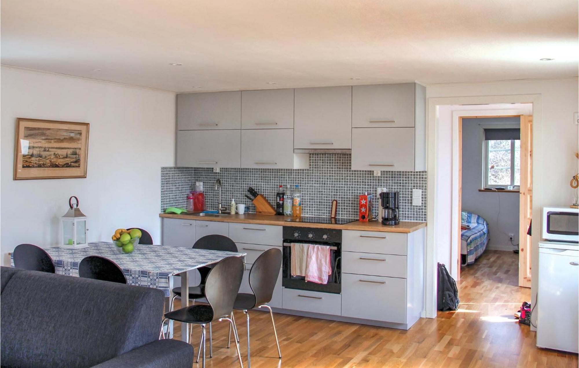 1 Bedroom Lovely Home In Sturkoe Bredavik エクステリア 写真